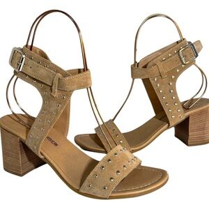 Barbara Barbieri Tan Block Heel Shoes with Perforated Straps 9